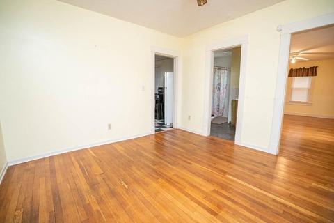 173 Phoenix Ter, Springfield, MA 01104 photo 9