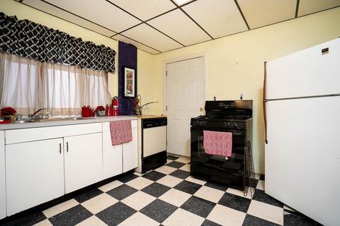173 Phoenix Ter, Springfield, MA 01104 photo 14