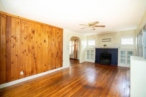 173 Phoenix Ter, Springfield, MA 01104 photo 5