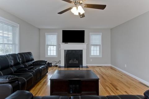 188 Naismith St, Springfield, MA 01104 photo 5