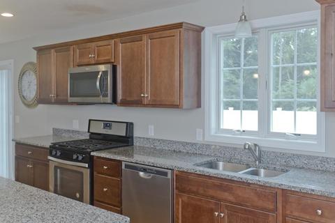 188 Naismith St, Springfield, MA 01104 photo 8