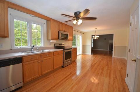 5 Tipperary Dr, Sutton, MA 01590 photo 3