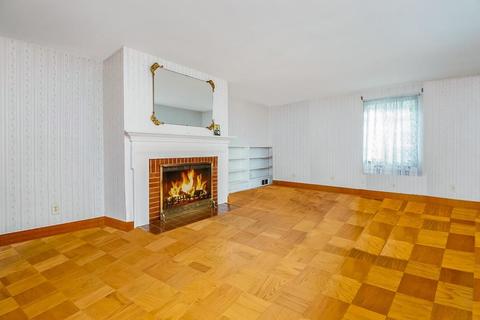 36 Sabin St, Springfield, MA 01151 photo 5