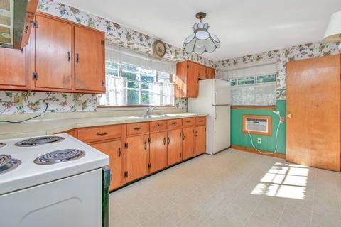 36 Sabin St, Springfield, MA 01151 photo 11