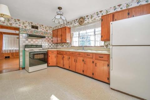 36 Sabin St, Springfield, MA 01151 photo 9