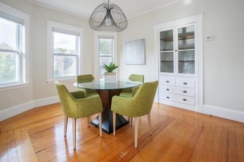 55 Eliot St #2, Chestnut Hill, MA 02467 photo 4