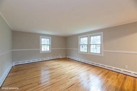 119 White Oak Rd, Springfield, MA 01128 photo 9