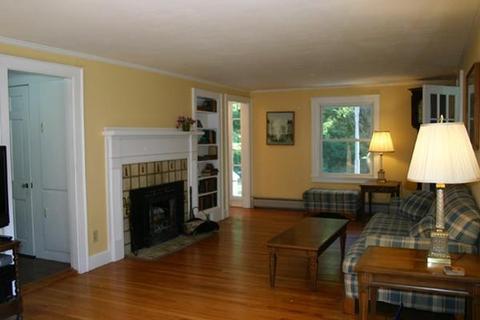 31 Hillcrest St, Dunstable, MA 01827 photo 4