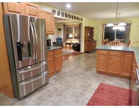 17 Stanley St, Easthampton, MA 01027 photo 5