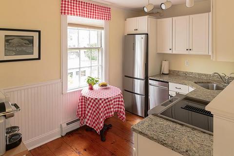 16 State St #A2, Marblehead, MA 01945 photo 3