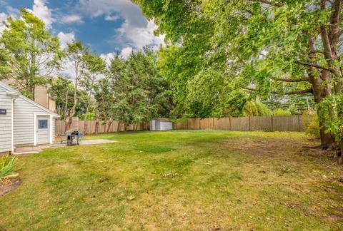 4 Robert Rd, Marblehead, MA 01945 photo 2