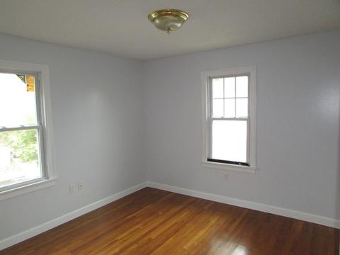 44 Duryea St, Springfield, MA 01104 photo 8