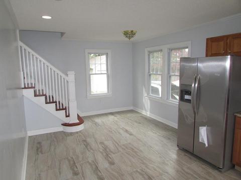44 Duryea St, Springfield, MA 01104 photo 3