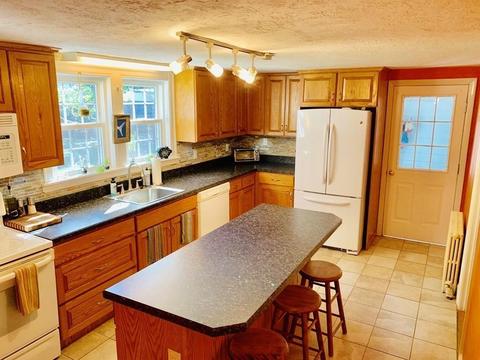 511 Lake Ave, Worcester, MA 01604 photo 9