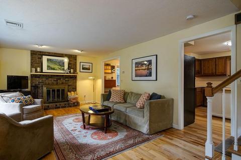 3 Crown Dr, Easthampton, MA 01027 photo 4