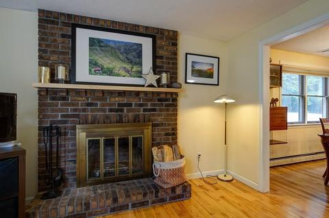 3 Crown Dr, Easthampton, MA 01027 photo 5