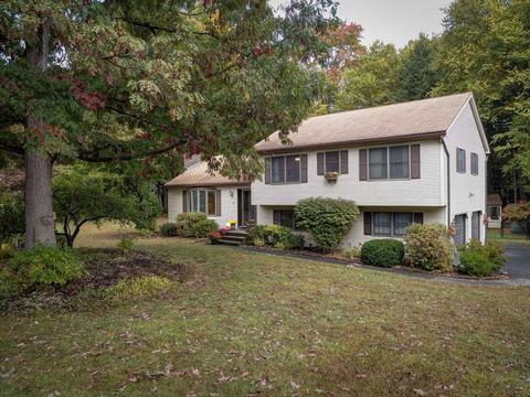 3 Crown Dr, Easthampton, MA 01027 photo 2