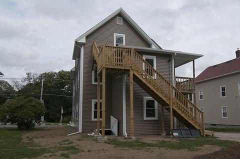 28 1st St, Webster, MA 01570 photo 4