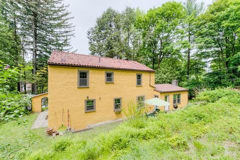 40 Beechmont St, Worcester, MA 01609 photo 4