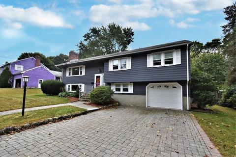 56 Red Gate Ln, Reading, MA 01867 photo 2
