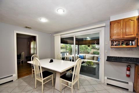 56 Red Gate Ln, Reading, MA 01867 photo 3