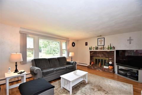 56 Red Gate Ln, Reading, MA 01867 photo 6
