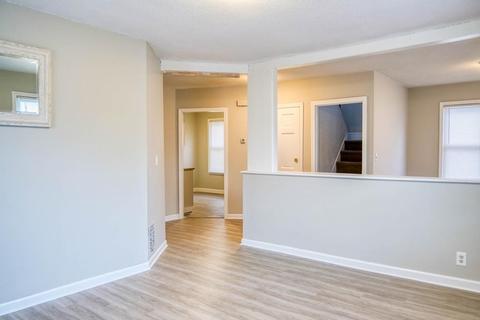 52 Orlando St, Springfield, MA 01108 photo 2