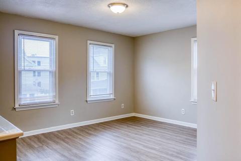 52 Orlando St, Springfield, MA 01108 photo 3