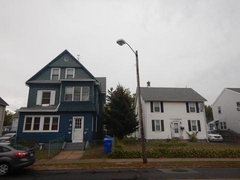 555 Armory St, Springfield, MA 01104 photo 3