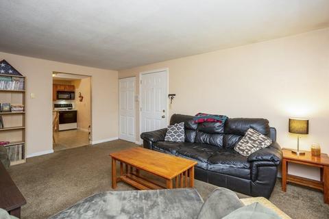 8 Maple Crest Cir #E, Holyoke, MA 01040 photo 5