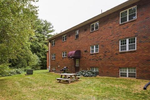8 Maple Crest Cir #E, Holyoke, MA 01040 photo 23