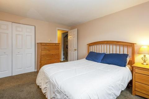 8 Maple Crest Cir #E, Holyoke, MA 01040 photo 10