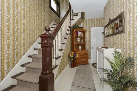 34 Dell Ave, Worcester, MA 01604 photo 4