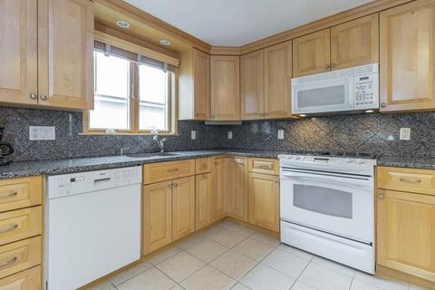 75 Sprague St, Dedham, MA 02026 photo 3