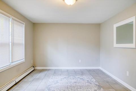 91 Monticello Ave, Springfield, MA 01109 photo 5