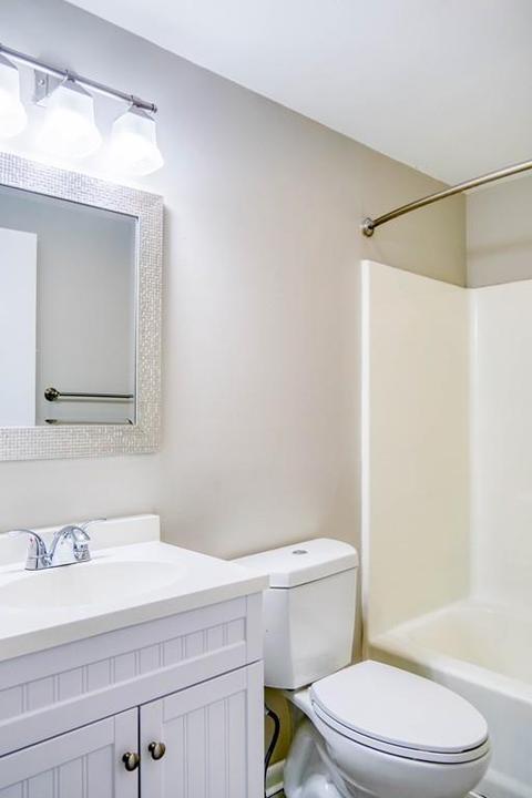 91 Monticello Ave, Springfield, MA 01109 photo 4