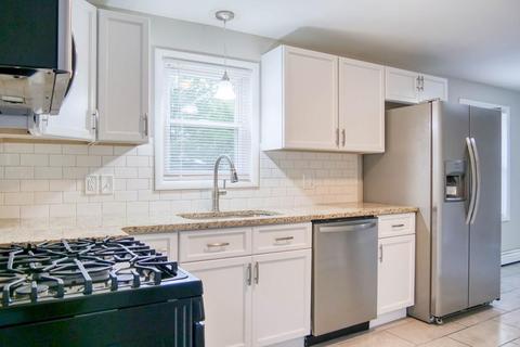 91 Monticello Ave, Springfield, MA 01109 photo 2