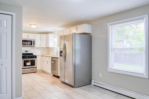 91 Monticello Ave, Springfield, MA 01109 photo 3