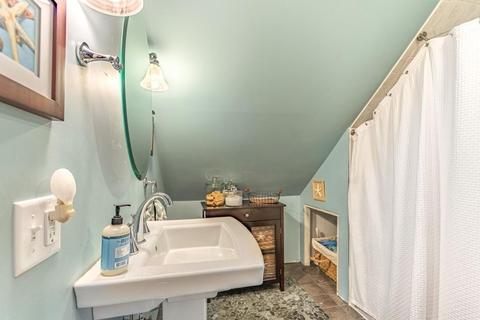 134 E Main St, Gloucester, MA 01930 photo 16