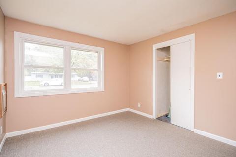 96 Vincent St, Springfield, MA 01129 photo 12
