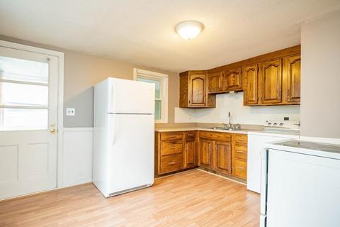 96 Vincent St, Springfield, MA 01129 photo 9