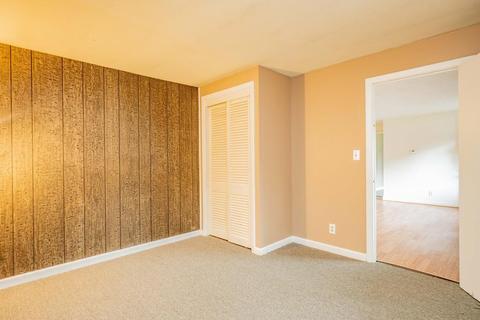 96 Vincent St, Springfield, MA 01129 photo 8