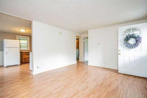 96 Vincent St, Springfield, MA 01129 photo 4