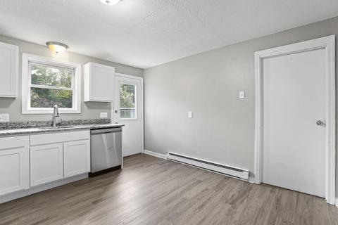 47 Blodgett St, Springfield, MA 01108 photo 4
