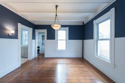 33 Euclid Ave, Springfield, MA 01108 photo 8