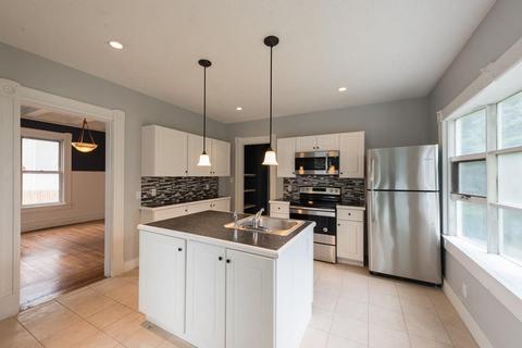 33 Euclid Ave, Springfield, MA 01108 photo 2