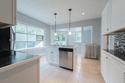 33 Euclid Ave, Springfield, MA 01108 photo 3