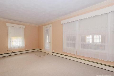 698 Hicks St, Fall River, MA 02724 photo 7