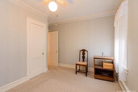 698 Hicks St, Fall River, MA 02724 photo 10