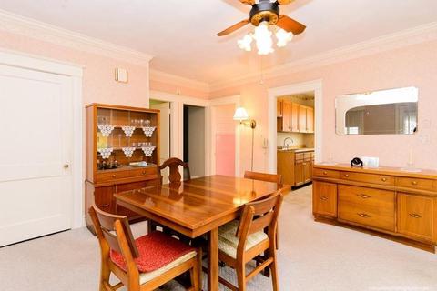698 Hicks St, Fall River, MA 02724 photo 5